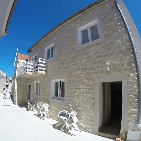 Apartments And Rooms By The Sea Bibinje, Zadar - 6199 Buitenkant foto