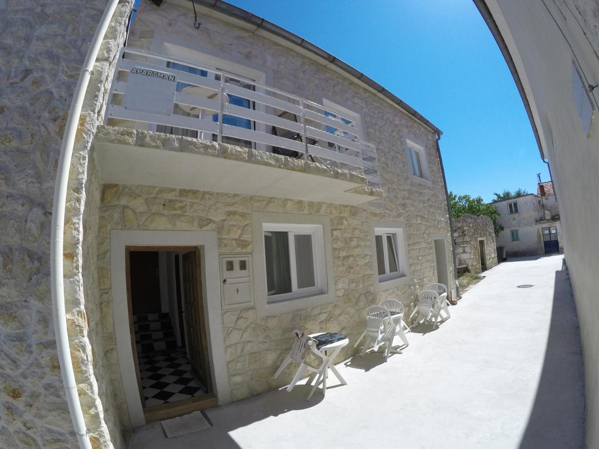 Apartments And Rooms By The Sea Bibinje, Zadar - 6199 Buitenkant foto