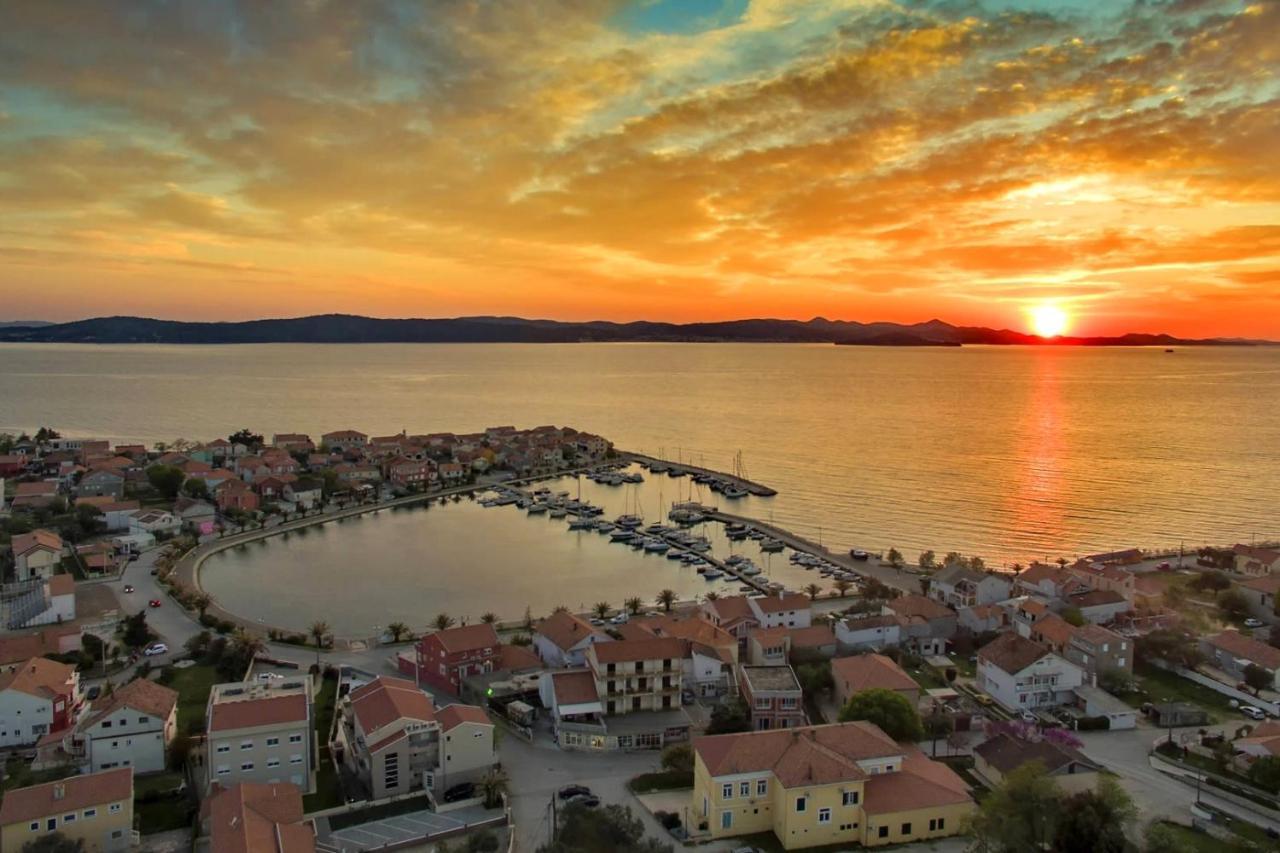 Apartments And Rooms By The Sea Bibinje, Zadar - 6199 Buitenkant foto